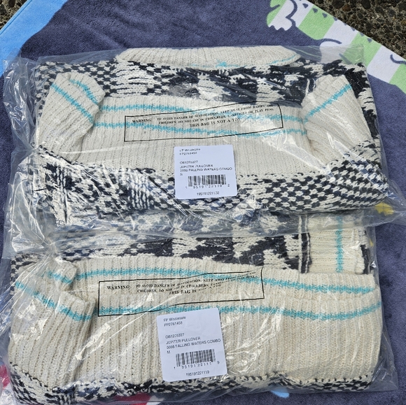 Free People Jupiter Pullover Turtleneck Sweater Falling Waters Combo Sm Md NWT - Picture 9 of 16